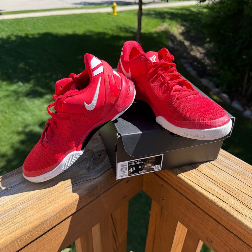 Nike Kobe VIII GS Kids Size 4.5Y University Red Excellent FN0266-601 Basketball